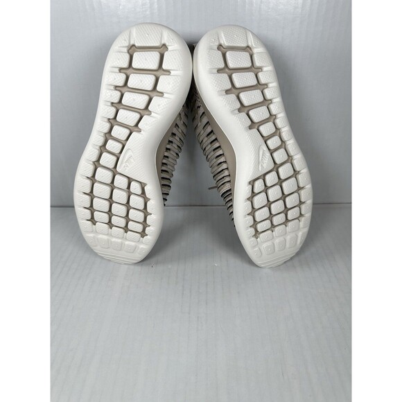 Size 6 Womens Nike Roshe Two Flyknit Running Shoe Olive Tan Black 844929-200 NEW - Picture 7 of 8